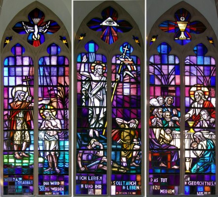 Kirchenfenster mit Olmalerei